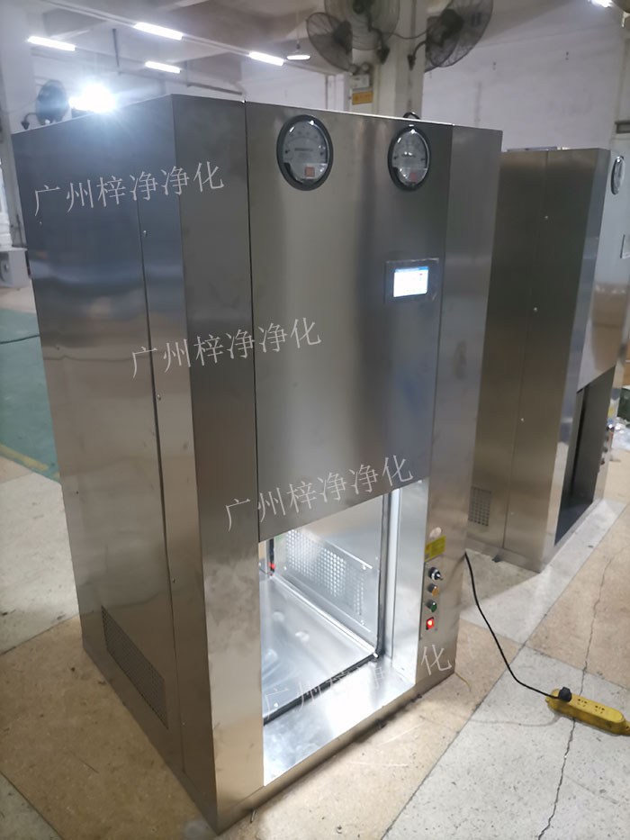當傳遞窗與機器人連接時，機器人可以自動從傳遞窗中取出或放入物料，實現物料的自動傳遞。